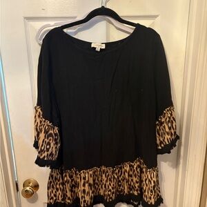 Umgee Black and‎ Leopard Print Blouse